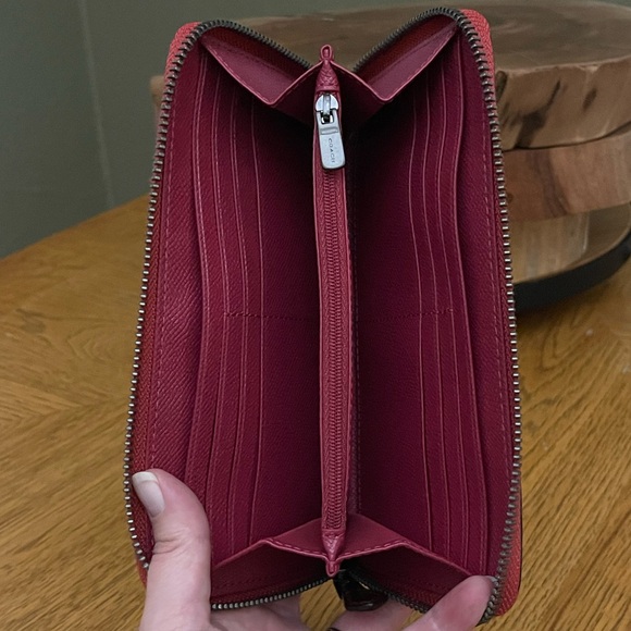 RARE COLOR COACH METALLIC PEBBLE LEATHER ACCORDION ZIP WALLET - Picture 8 of 14